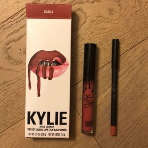 NEW Kylie Cosmetics Velvet Liquid Lipstick & L…